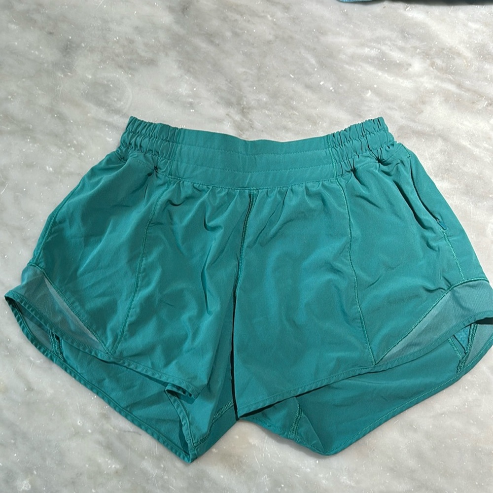 Lululemon Hotty Hot size 6 TEAL LAGOON